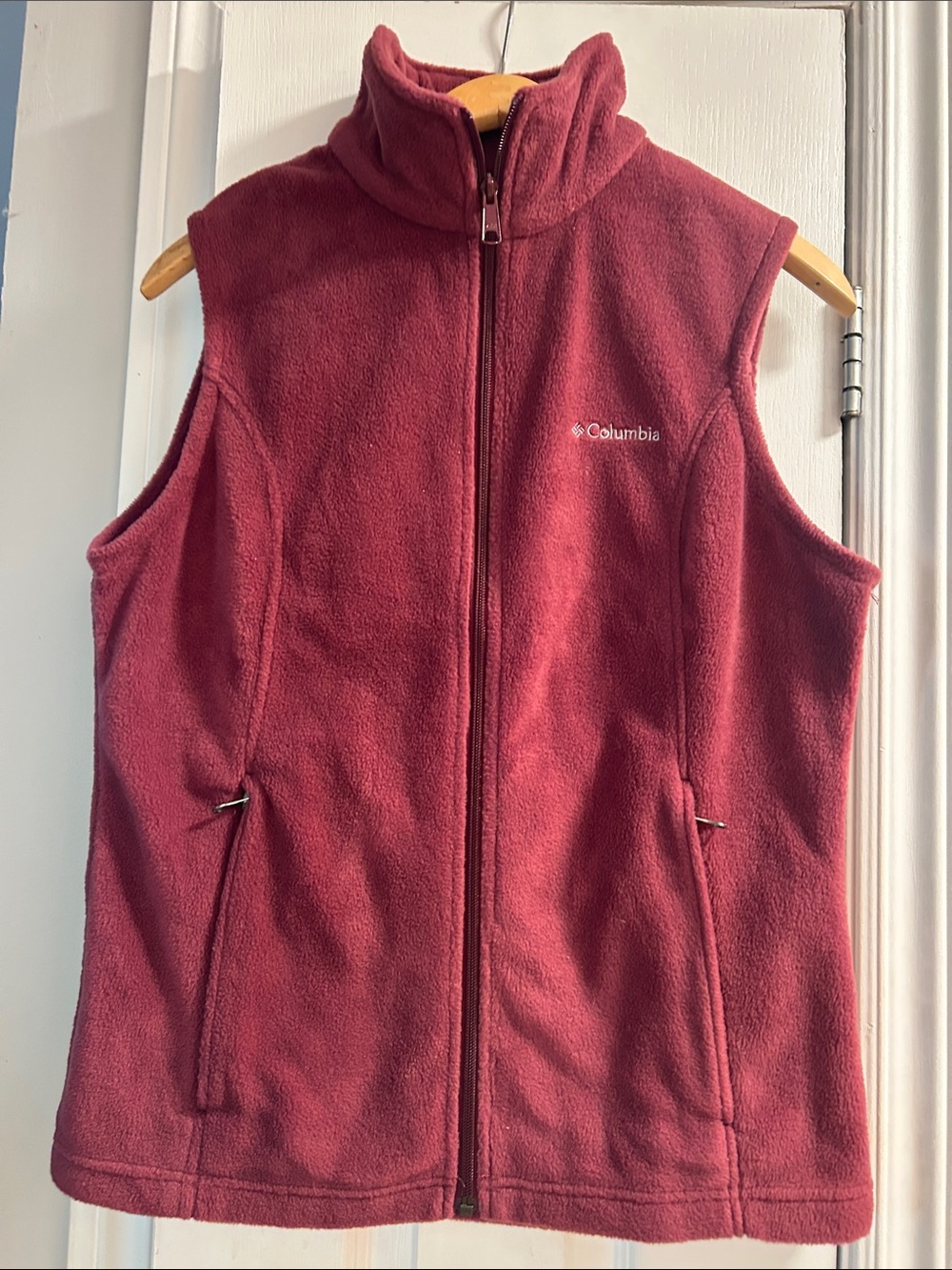 Columbia Women's Wine Red Fleece Vest - Zip Front Sleeveless